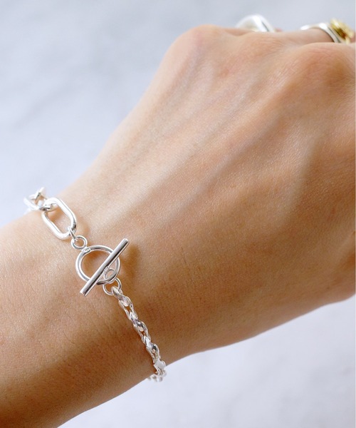 ISOLATION（アイソレーション）の「【ISOLATION / アイソレーション】SV925 Twist Mix Chain Bracelet /ツイストミックスチェーンブレスレット（ブレスレット・レディース・シルバー・17cm）」の2枚目の写真