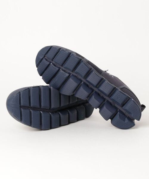 On（オン）の「On/オン　Cloud Waterproof クラウドウォータープルーフ（スニーカー・メンズ・ネイビー・27.5/28/27/26.5）」の2枚目の写真