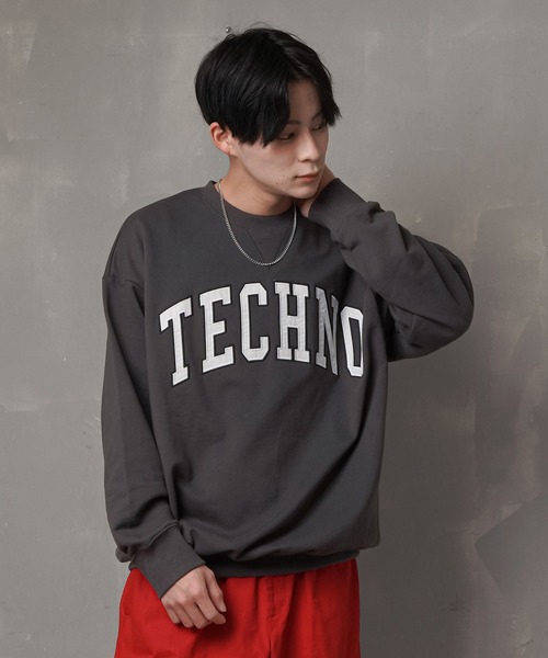 SPINNS(スピンズ)の「【ビッグシルエット】TECHNOカレッジロゴスウェット(スウェット・メンズ・グリーン/ダークブルー/ロイヤルブルー/アッシュグレー/スミクロ/ダークグリーン・ONESIZE)」の2枚目の写真