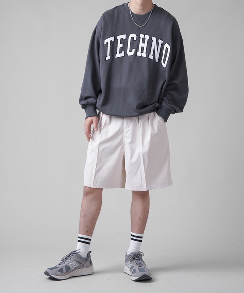SPINNS(スピンズ)の「【ビッグシルエット】TECHNOカレッジロゴスウェット(スウェット・メンズ・グリーン/ダークブルー/ロイヤルブルー/アッシュグレー/スミクロ/ダークグリーン・ONESIZE)」の17枚目の写真