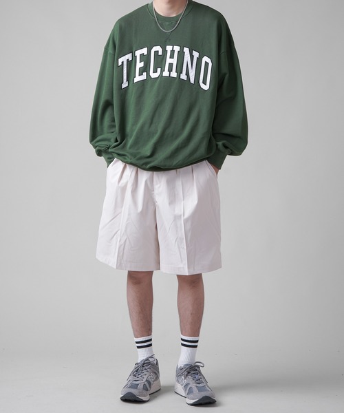 SPINNS(スピンズ)の「【ビッグシルエット】TECHNOカレッジロゴスウェット(スウェット・メンズ・グリーン/ダークブルー/ロイヤルブルー/アッシュグレー/スミクロ/ダークグリーン・ONESIZE)」の14枚目の写真