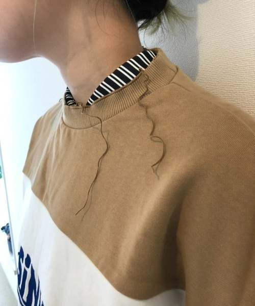 SINK kotohayokozawa（シンク コトハヨコザワ）の「BLOCK COLOR  LOGO SWEAT（スウェット・レディース・ベージュ/ネイビー/グレー・M/L）」の18枚目の写真