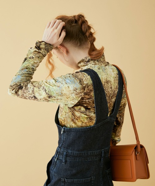 MADEMOISELLE ROPE'(マドモアゼル ロペ)の「【TEAK】ベルベットジャージータートルネックトップス(Tシャツ/カットソー・レディース・イエロー・FREE)」の12枚目の写真