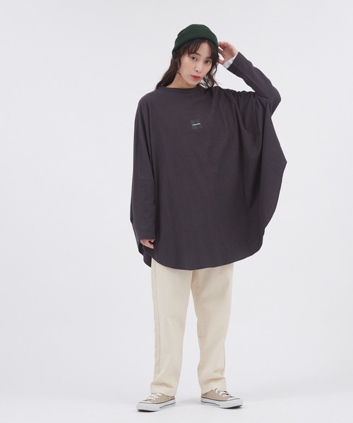 CONVERSE（コンバース）の「【ZOZOTOWN限定】CONVERSE/コンバース 裏毛リバーシブルビッグポンチョロングTシャツ（Tシャツ/カットソー・レディース・スミクロ/グレー/レッド・FREE）」の11枚目の写真
