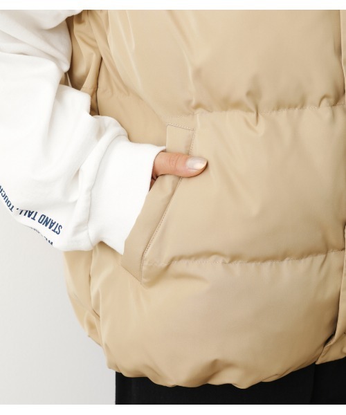 RODEO CROWNS WIDE BOWL（ロデオクラウンズワイドボウル）の「HOOD PUFF ベスト（ダウンベスト・レディース・ブラック/ベージュ/グリーン・FREE）」の16枚目の写真