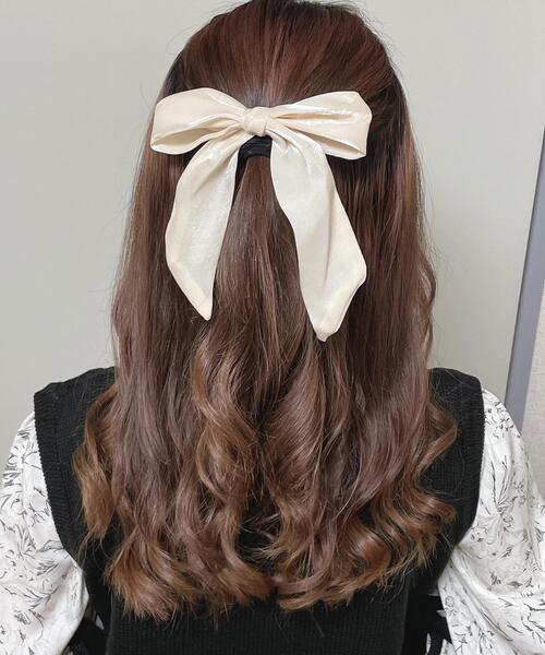 INGNI(イング)の「BIGリボンバレッタ(その他ヘアアクセサリー・レディース・ブラック/アイボリー/ピンク/グレー・ONE SIZE)」の2枚目の写真