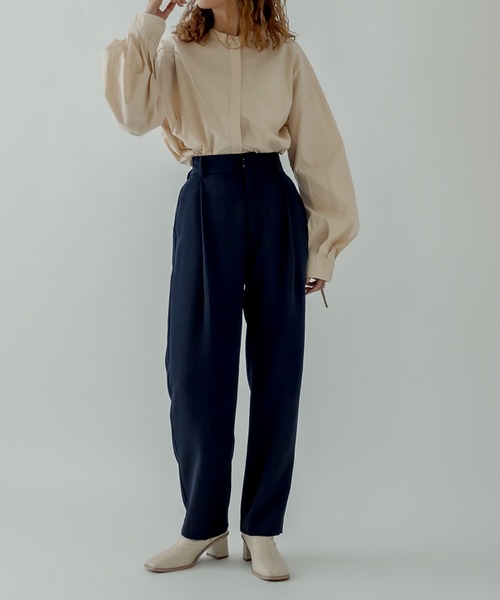 mystic(ミスティック)の「バンドカラー袖タックデザインシャツ(シャツ/ブラウス・レディース・ブラック/ベージュ/オフホワイト・FREE)」の7枚目の写真