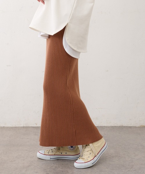 BONbazaar（ボンバザール）の「リブニットバックスリットスカート（スカート・レディース・アイボリー/サンドベージュ/ブロンズ/ブラック・FREE）」の21枚目の写真