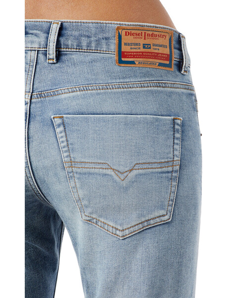 DIESEL（ディーゼル）の「DIESEL SS22 レディース デニム パンツ ジョグジーンズ ボーイフレンド（デニムパンツ・レディース・インディゴブルー・29inch/25inch/27inch/23inch/31inch）」の3枚目の写真