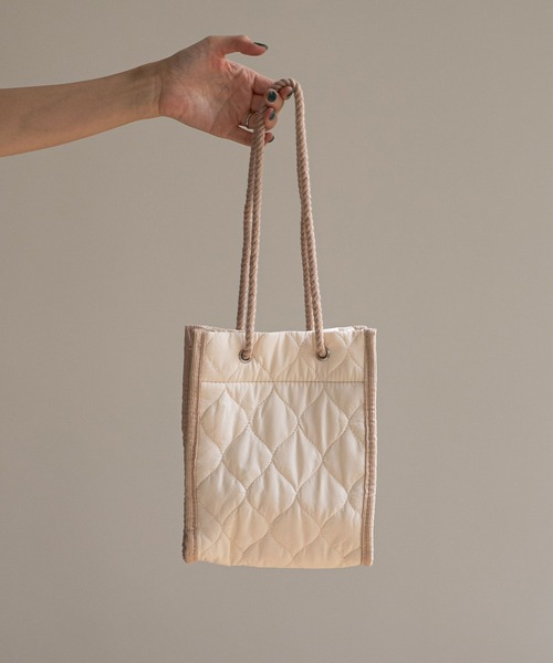 rectangle（レクタングル）の「キルティングショルダーバック（ショルダーバッグ・レディース・ブラック/カーキ/アイボリー/ベージュ・FREE）」の17枚目の写真