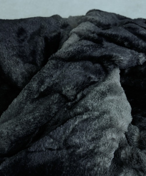 Lui's（ルイス）の「グラデーションフェイクファースヌード（ネックウォーマー/スヌード・メンズ・ブラック・FREE）」の3枚目の写真