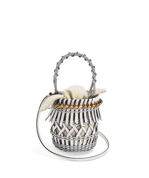 LOEWE(ロエベ)の「フリンジ バケットバッグ スモール (カーフ)(かごバッグ・レディース・ホワイト・SMALL)」の1枚目の写真