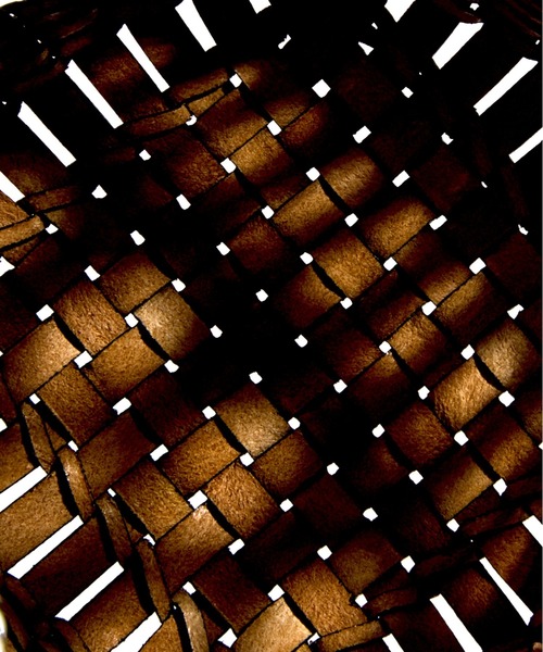 LOEWE(ロエベ)の「フリンジ バケットバッグ スモール (カーフ)(かごバッグ・レディース・ホワイト・SMALL)」の5枚目の写真