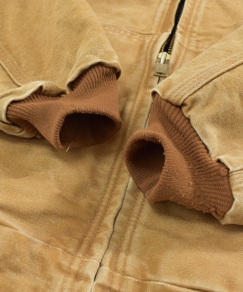 Carhartt（カーハート）の「【ヴィンテージ古着】Carhartt/カーハート ダック地 アクティブパーカー（ブルゾン・メンズ・ベージュ・LARGE）」の3枚目の写真