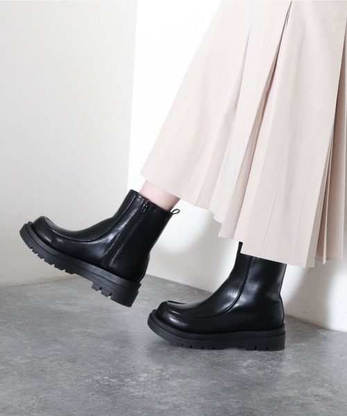 archives（アルシーヴ）の「厚底モカブーツ（ブーツ・レディース・ブラック/アイボリー・MEDIUM/LARGE）」の2枚目の写真