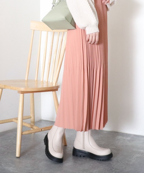 archives（アルシーヴ）の「厚底モカブーツ（ブーツ・レディース・ブラック/アイボリー・MEDIUM/LARGE）」の4枚目の写真