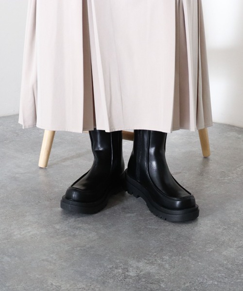 archives（アルシーヴ）の「厚底モカブーツ（ブーツ・レディース・ブラック/アイボリー・MEDIUM/LARGE）」の6枚目の写真