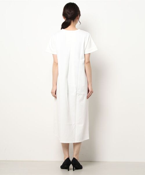 To b. by agnes b.（トゥービーバイアニエスベー）の「WR26 ROBE ロゴ