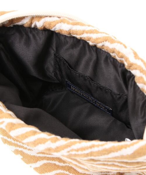 HONEYSUCKLE ROSE（ハニーサックルローズ）の「【HONEYSUCKLE ROSE】ＪＱアニマルショルダー（ショルダーバッグ・レディース・ベージュ/グレー・ONE SIZE）」の4枚目の写真