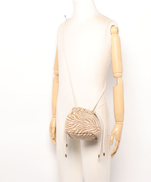 HONEYSUCKLE ROSE（ハニーサックルローズ）の「【HONEYSUCKLE ROSE】ＪＱアニマルショルダー（ショルダーバッグ・レディース・ベージュ/グレー・ONE SIZE）」の5枚目の写真