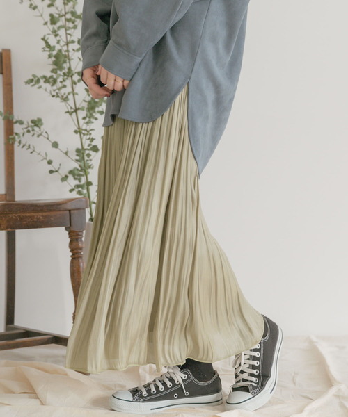 ITEMS URBANRESEARCH（アイテムズ アーバンリサーチ）の「シャイニープリーツスカート（スカート・レディース・ブラック/モカ/ライトカーキ/グレー系その他・FREE）」の22枚目の写真