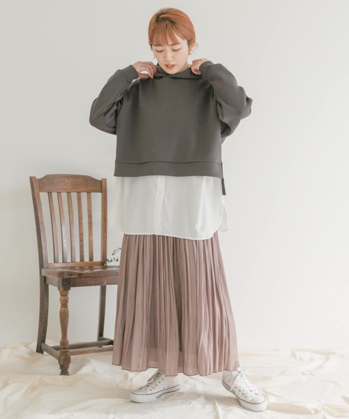 ITEMS URBANRESEARCH（アイテムズ アーバンリサーチ）の「シャイニープリーツスカート（スカート・レディース・ブラック/モカ/ライトカーキ/グレー系その他・FREE）」の10枚目の写真