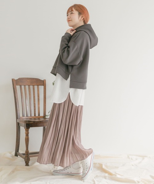 ITEMS URBANRESEARCH（アイテムズ アーバンリサーチ）の「シャイニープリーツスカート（スカート・レディース・ブラック/モカ/ライトカーキ/グレー系その他・FREE）」の11枚目の写真