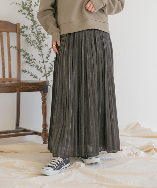 ITEMS URBANRESEARCH（アイテムズ アーバンリサーチ）の「シャイニープリーツスカート（スカート・レディース・ブラック/モカ/ライトカーキ/グレー系その他・FREE）」の14枚目の写真