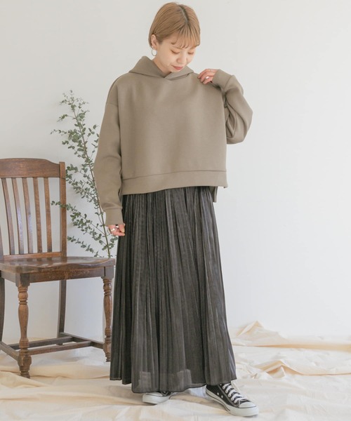 ITEMS URBANRESEARCH（アイテムズ アーバンリサーチ）の「シャイニープリーツスカート（スカート・レディース・ブラック/モカ/ライトカーキ/グレー系その他・FREE）」の20枚目の写真