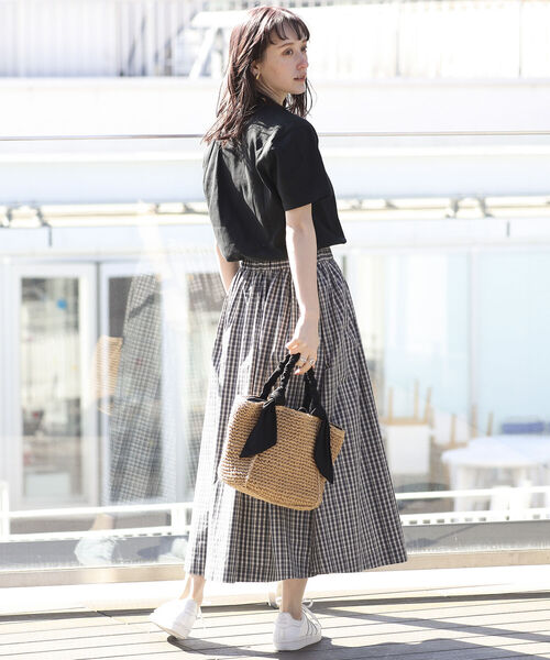 Ray BEAMS（レイビームス）の「GYMPHLEX × Ray BEAMS / 別注 ロング フレア スカート（スカート・レディース・ネイビー/グリーン・14）」の11枚目の写真