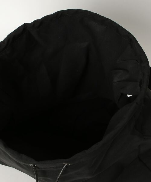 Chikashitsu +（チカシツプラス）の「ストリートファッション Chikashitsu + チカシツプラス box shoulder bag ボックス ショルダーバッグ ミニバッグ ボディバッグ ボディクロスバッグ（ショルダーバッグ・メンズ・ブラック・ONE SIZE）」の4枚目の写真