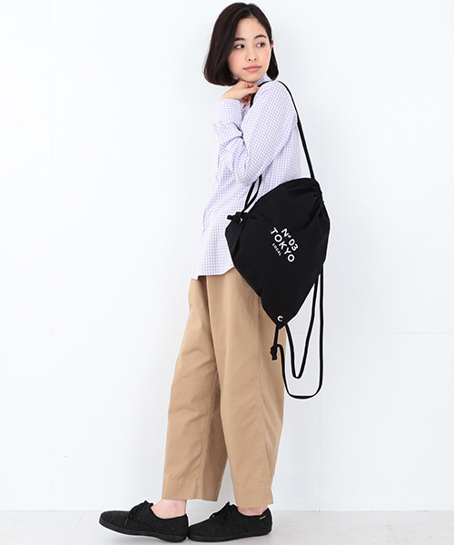 BEAMS BOY(ビームスボーイ)の「SOFT CREAM / ロゴ ナップサック(バックパック/リュック・レディース・ホワイト/ブラック・ONE SIZE)」の14枚目の写真