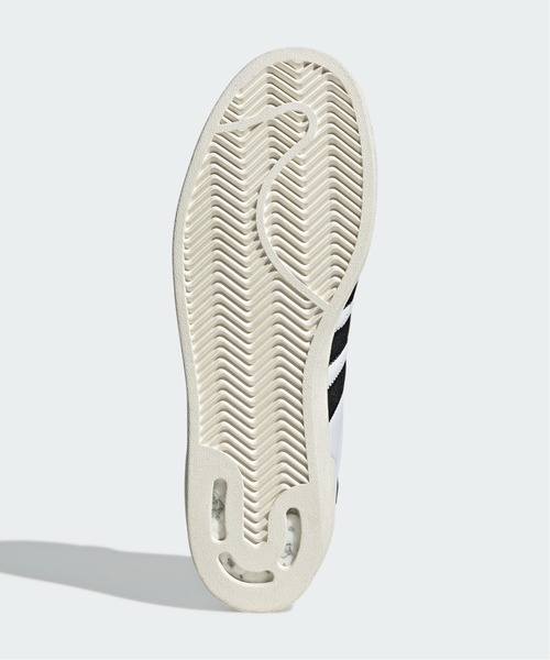 adidas（アディダス）の「スーパースター パーレイ / SUPERSTAR PARLEY / アディダスオリジナルス (メンズ/レディース)（スニーカー・メンズ・ホワイト×ブラック・24.5cm/26.0cm/22.5cm/24.0cm/25.5cm/27.0cm/26.5cm/28.0cm/27.5cm/29.0cm/22.0cm/28.5cm/23.0cm/23.5cm/25.0cm）」の5枚目の写真