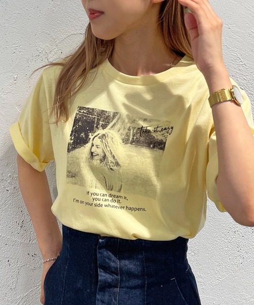 apres jour mignon(アプレジュールミニョン)の「フォトプリントT【ZOZOTOWN限定アイテム】(Tシャツ/カットソー・レディース・ホワイト系その他/オフホワイト/ブラック系その他/ライトイエロー/ブラック・フリー/X-LARGE)」の1枚目の写真