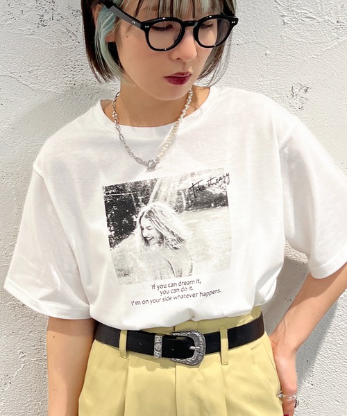 apres jour mignon(アプレジュールミニョン)の「フォトプリントT【ZOZOTOWN限定アイテム】(Tシャツ/カットソー・レディース・ホワイト系その他/オフホワイト/ブラック系その他/ライトイエロー/ブラック・フリー/X-LARGE)」の7枚目の写真