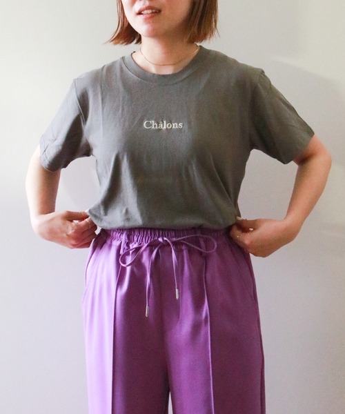 VENCEEXCHANGE(ヴァンスエクスチェンジ)の「USAコットン刺繍ロゴTシャツ(Tシャツ/カットソー・レディース・オフホワイト/グレー/ダークグレー/オリーブ・FREE)」の6枚目の写真