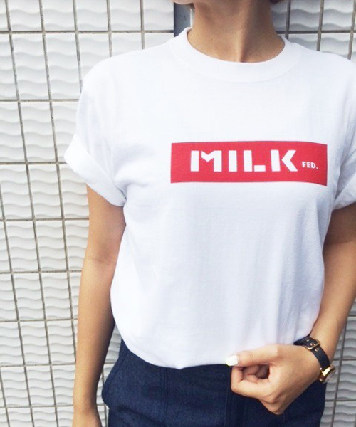 MILKFED.（ミルクフェド）の「S/S BASIC TEE BAR　（Tシャツ/ロゴ）（Tシャツ/カットソー・レディース・ホワイト/ブラック/ネイビー/オリーブ・MEDIUM/SMALL）」の2枚目の写真
