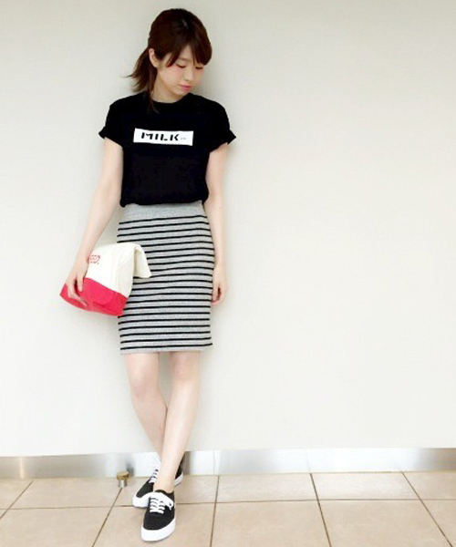 MILKFED.（ミルクフェド）の「S/S BASIC TEE BAR　（Tシャツ/ロゴ）（Tシャツ/カットソー・レディース・ホワイト/ブラック/ネイビー/オリーブ・MEDIUM/SMALL）」の8枚目の写真