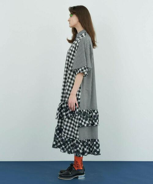 FRAPBOIS(フラボア)の「エアーチェック ワンピース(ワンピース・レディース・ブラック/ブルー・1/0)」の3枚目の写真