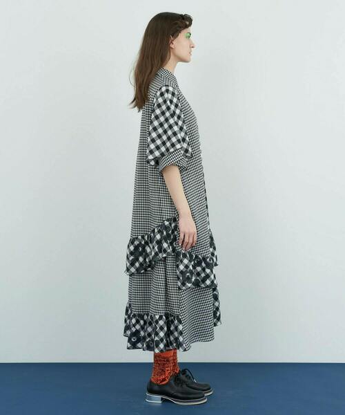 FRAPBOIS(フラボア)の「エアーチェック ワンピース(ワンピース・レディース・ブラック/ブルー・1/0)」の4枚目の写真