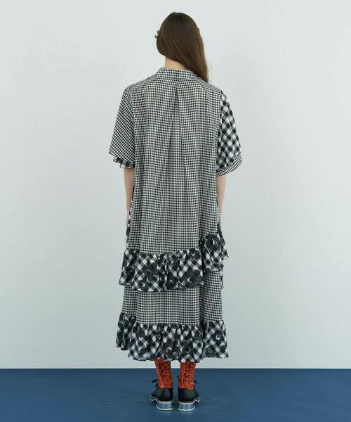 FRAPBOIS(フラボア)の「エアーチェック ワンピース(ワンピース・レディース・ブラック/ブルー・1/0)」の5枚目の写真