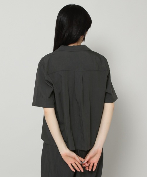 ALAND（エーランド）の「3.3Field Trip／OPEN COLLAR シャツ　2299894（シャツ/ブラウス・レディース・ブラック/カーキ/クリーム・FREE）」の6枚目の写真