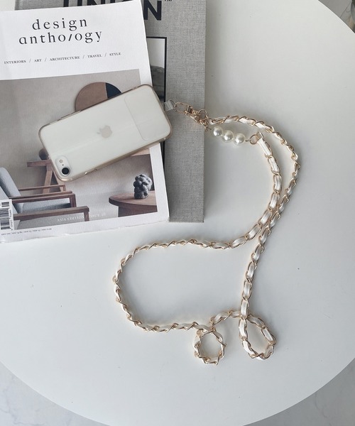 AS KNOW AS plus(アズノゥアズプラス)の「スマホ☆チェーン・パールストラップ(スマホグッズ・レディース・その他/シルバー系/ゴールド系/ゴールド系1/その他1/ゴールド系2/ゴールド系3/ゴールド系4/パイソン/ブラック/アニマル/グリーン/アイボリー/シルバー系2/マルチ/ホワイト系/パープル/ブラック系/シルバー/ベージュ/ベージュ系/ブラック系1/ホワイト系1/ブラック系2/オレンジ系2/パープル系2/クリア/ピンク系2/グリーン系2/アイボリー系3/ブラック系3/ベージュ系3/ブラウン系3・FREE)」の3枚目の写真