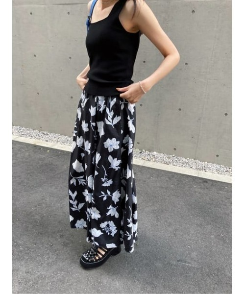 MOUSSY(マウジー)の「FLOWER PRINT WRAP スカート(スカート・レディース・オフホワイト/ブラック系その他/グリーン系その他・2/1)」の9枚目の写真