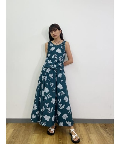 MOUSSY(マウジー)の「FLOWER PRINT WRAP スカート(スカート・レディース・オフホワイト/ブラック系その他/グリーン系その他・2/1)」の7枚目の写真