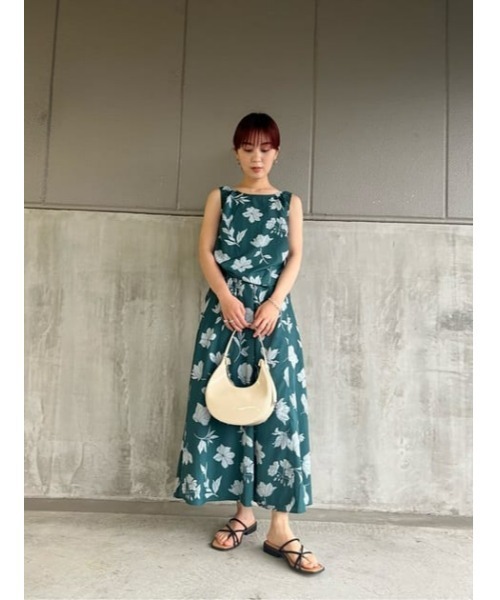 MOUSSY(マウジー)の「FLOWER PRINT WRAP スカート(スカート・レディース・オフホワイト/ブラック系その他/グリーン系その他・2/1)」の6枚目の写真