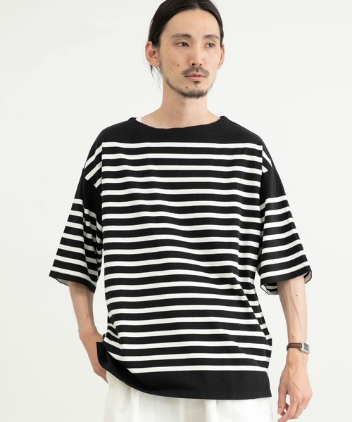 URBAN RESEARCH（アーバンリサーチ）の「リラックスボートネックボーダーショートスリーブ（Tシャツ/カットソー・メンズ・ブルー系その他/ブラック系その他/ホワイト系その他・LARGE/MEDIUM/SMALL）」の4枚目の写真