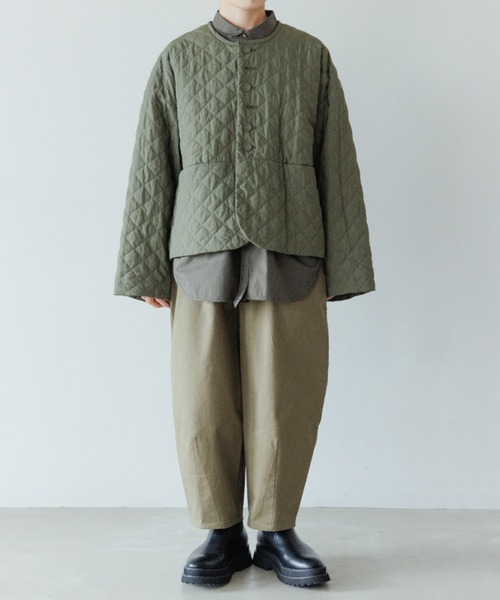 LOWRYS FARM(ローリーズファーム)の「ダイヤキルトジャケット 287655(ブルゾン・キッズ・ブラック/カーキ/アイボリー・150cm/160cm)」の1枚目の写真
