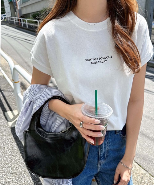 値下げ済★新品★CHANEL★エンブロイダリービーズ刺繍★Tシャツ/カットソー 値下げ済☆新品☆CHANEL☆エンブロイダリービーズ刺繍☆Tシャツ