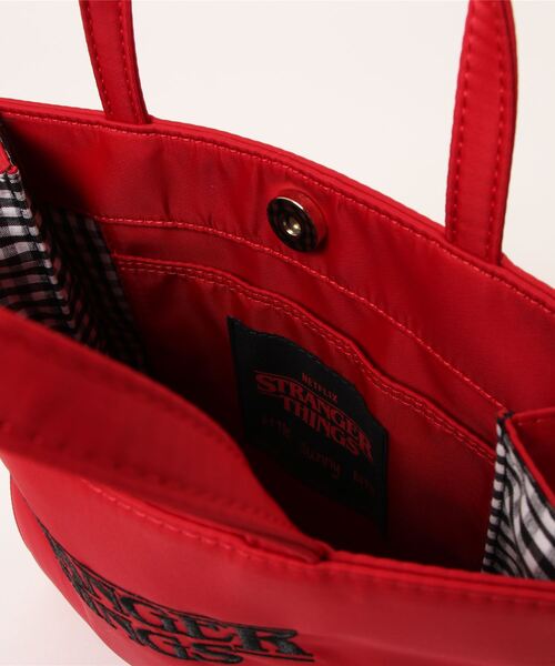 Little sunny bite(リトルサニーバイト)の「STRANGER THINGS × little sunny bite Logo mini bag(ハンドバッグ・レディース・レッド・FREE)」の3枚目の写真